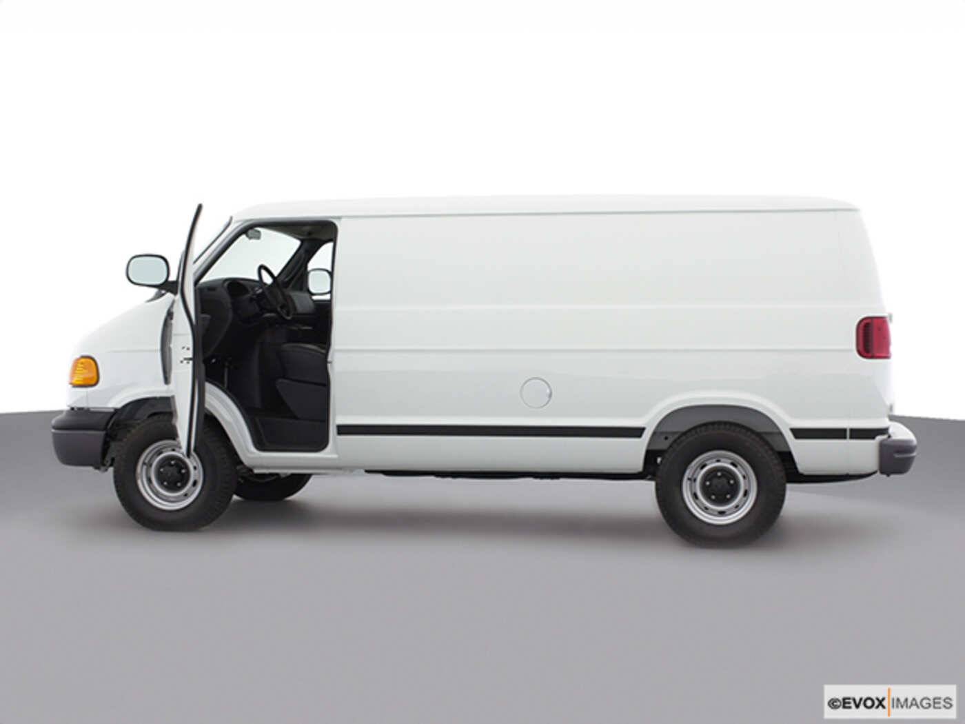 2002-Dodge-Ram_Van.jpg