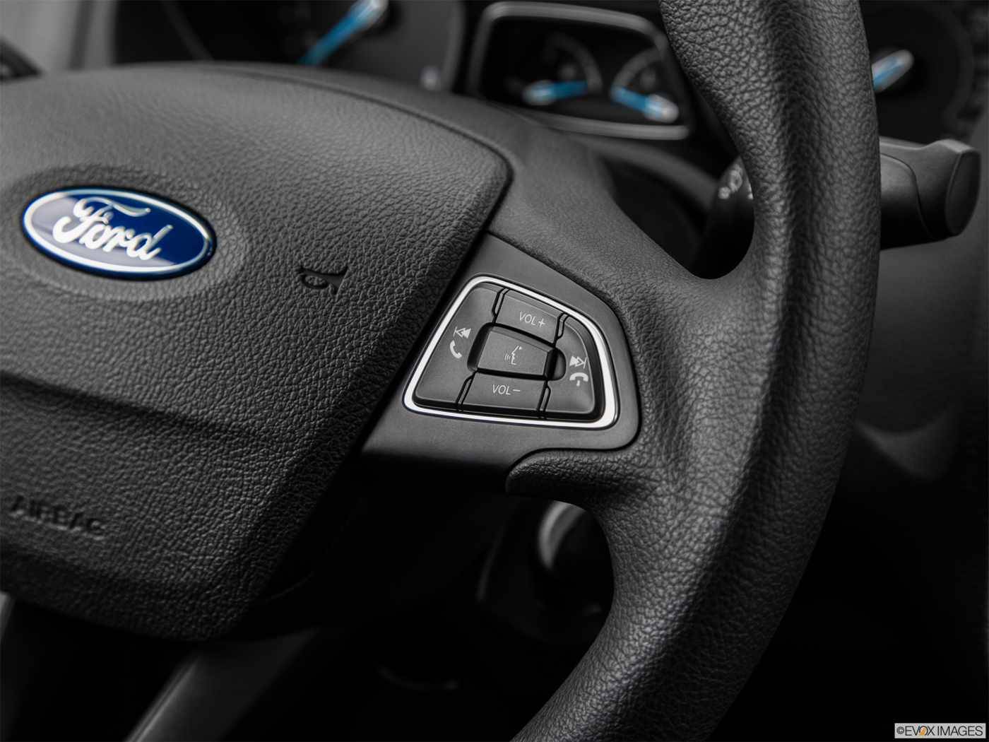 2017 Ford Focus Review | Pricing, Trims &amp; Photos - TrueCar