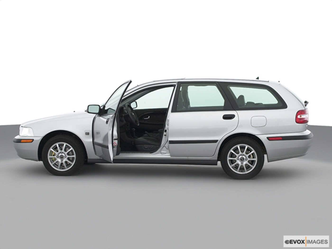 VOLVO V40 モデルカー 2003 Volvo V40 Review | Pricing, Trims & Photos - TrueCar