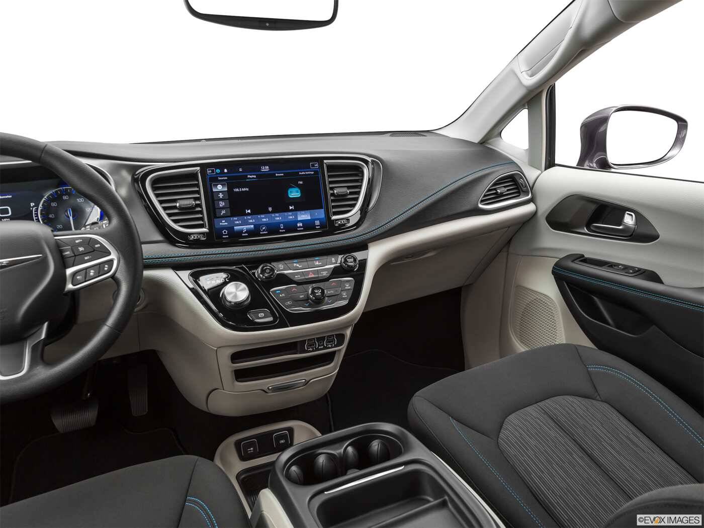 2023 Chrysler Pacifica Review | Pricing, Trims & Photos - TrueCar