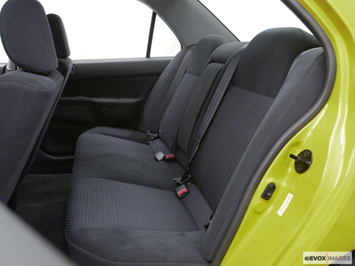 2003 Mitsubishi Lancer Review | Pricing, Trims & Photos