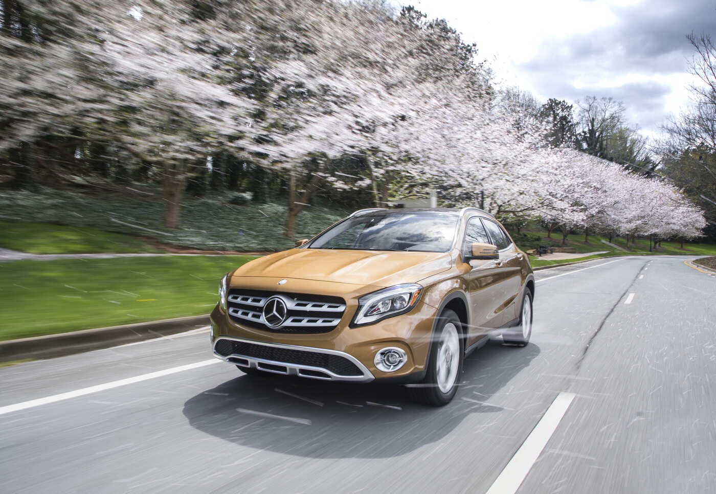 2020 Mercedes Benz Gla Comparisons Reviews Pictures Truecar