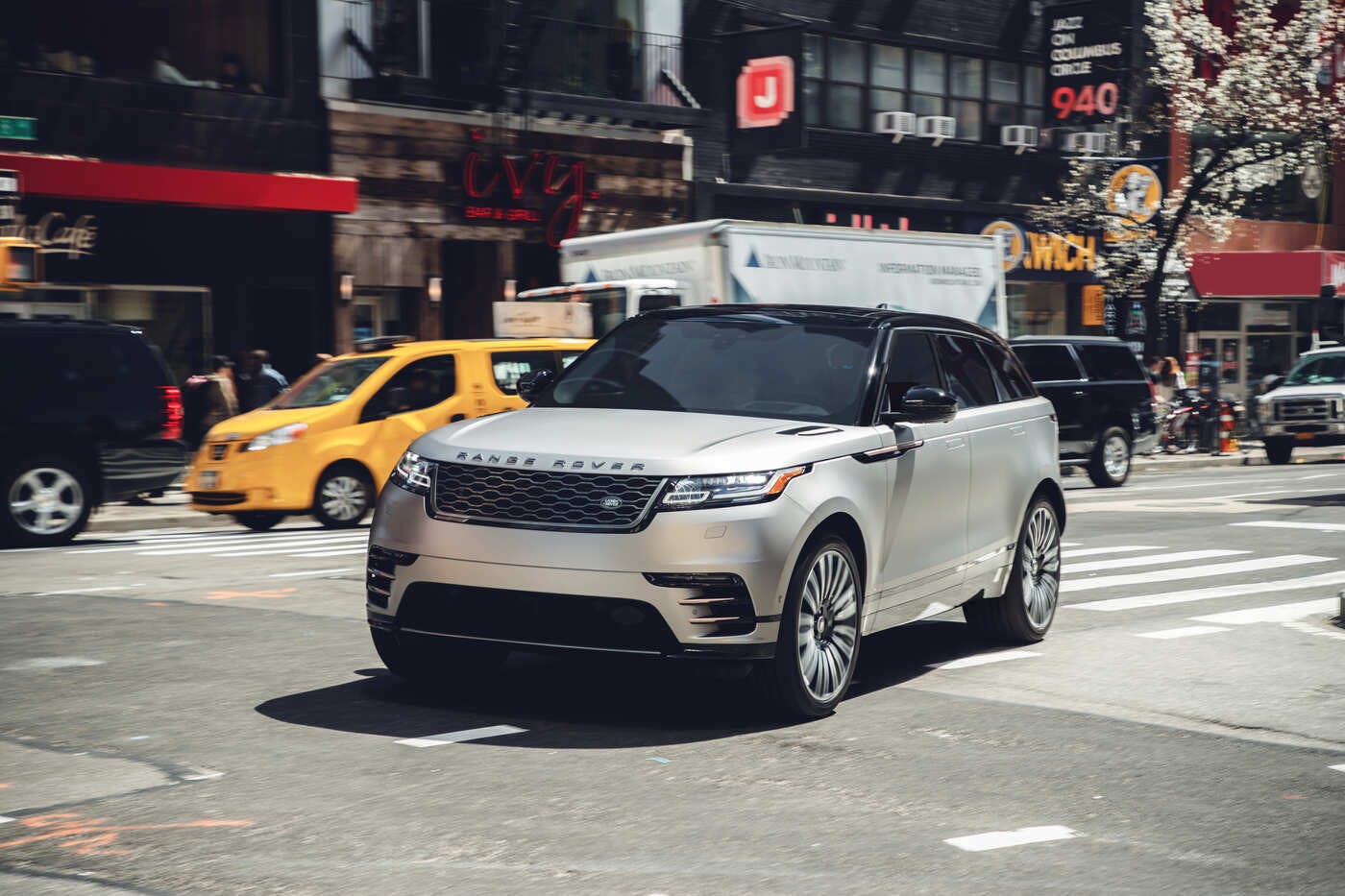 2020 Land Rover Range Rover Velar Reviews Pricing Pictures Truecar