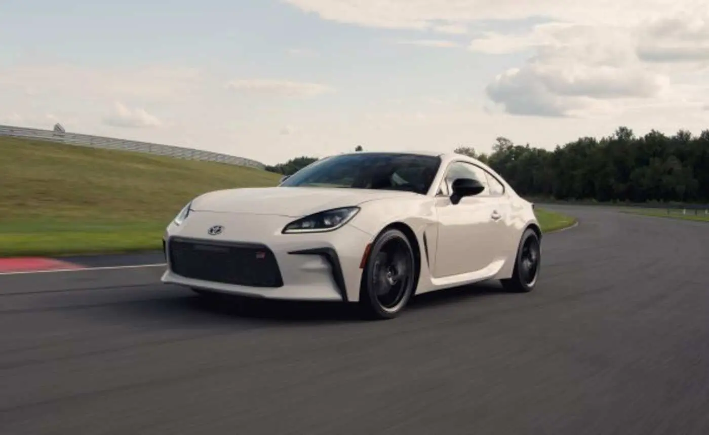 A Symphony of Speed: 2023 Toyota GR Supra & GR86 - A Review and Price Guide