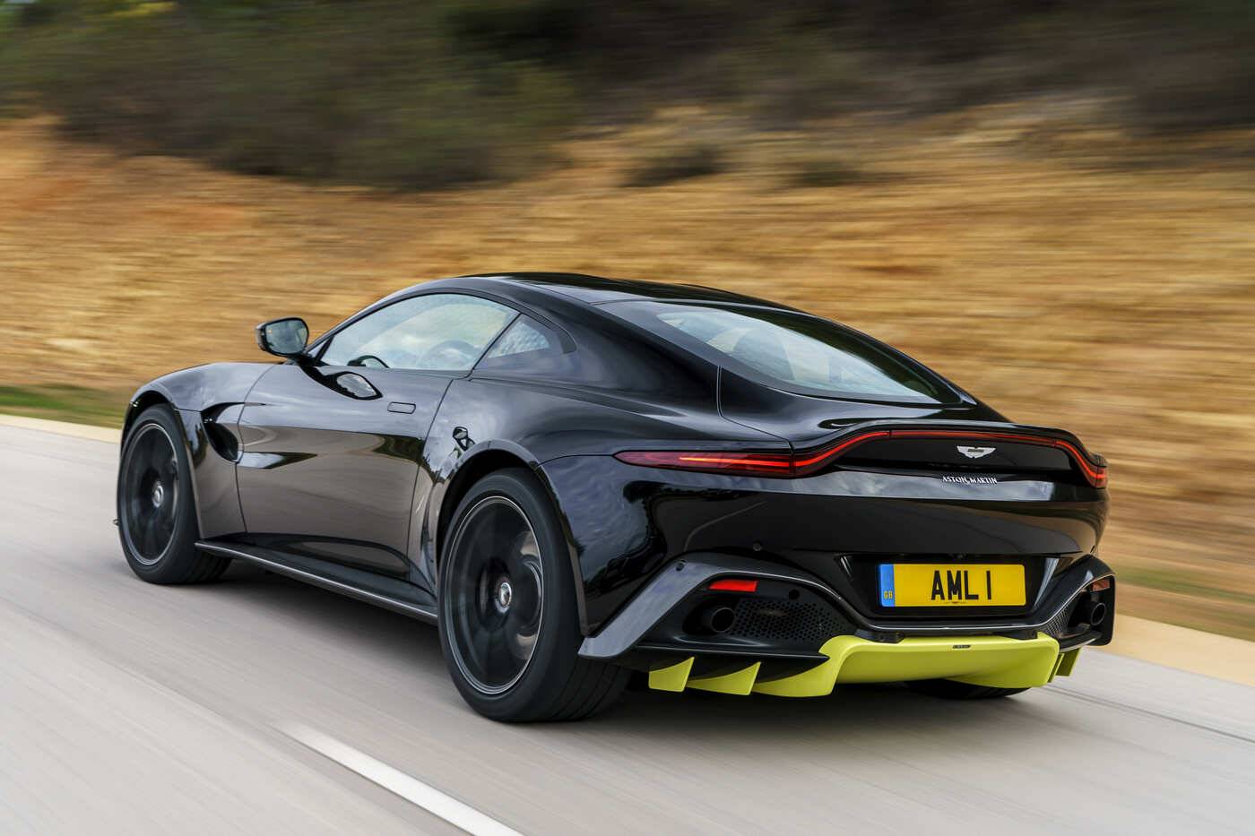 2019-Aston_Martin-Vantage.jpg