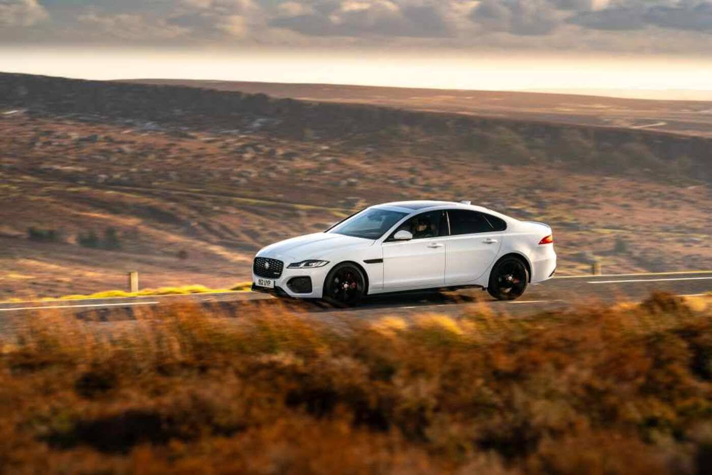 2022 Jaguar XF Review | Pricing, Trims & Photos - TrueCar