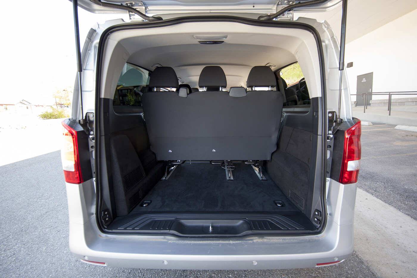 mercedes metris passenger van
