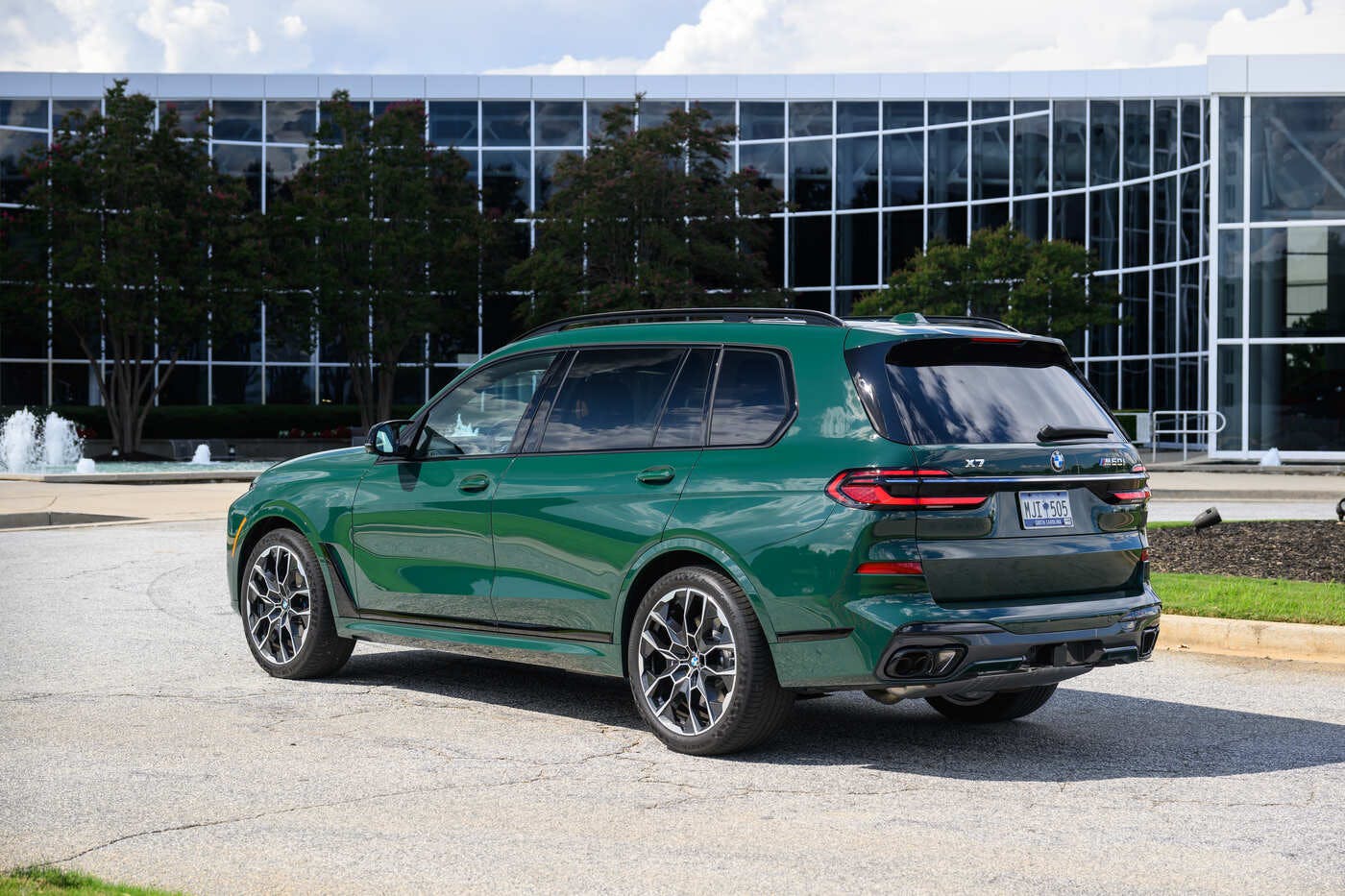 2023 BMW X7 Review  Pricing, Trims & Photos - TrueCar