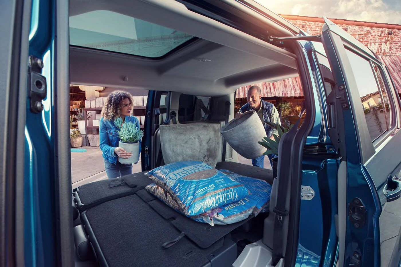 2019 Ford Transit Connect Wagon Comparisons Reviews Pictures