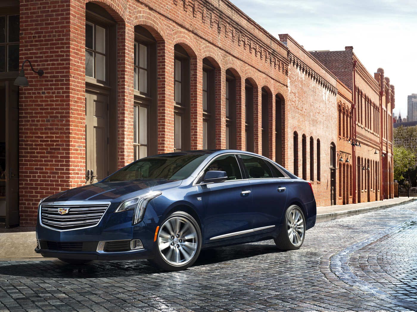 2019 Cadillac Xts Comparisons Reviews Pictures Truecar