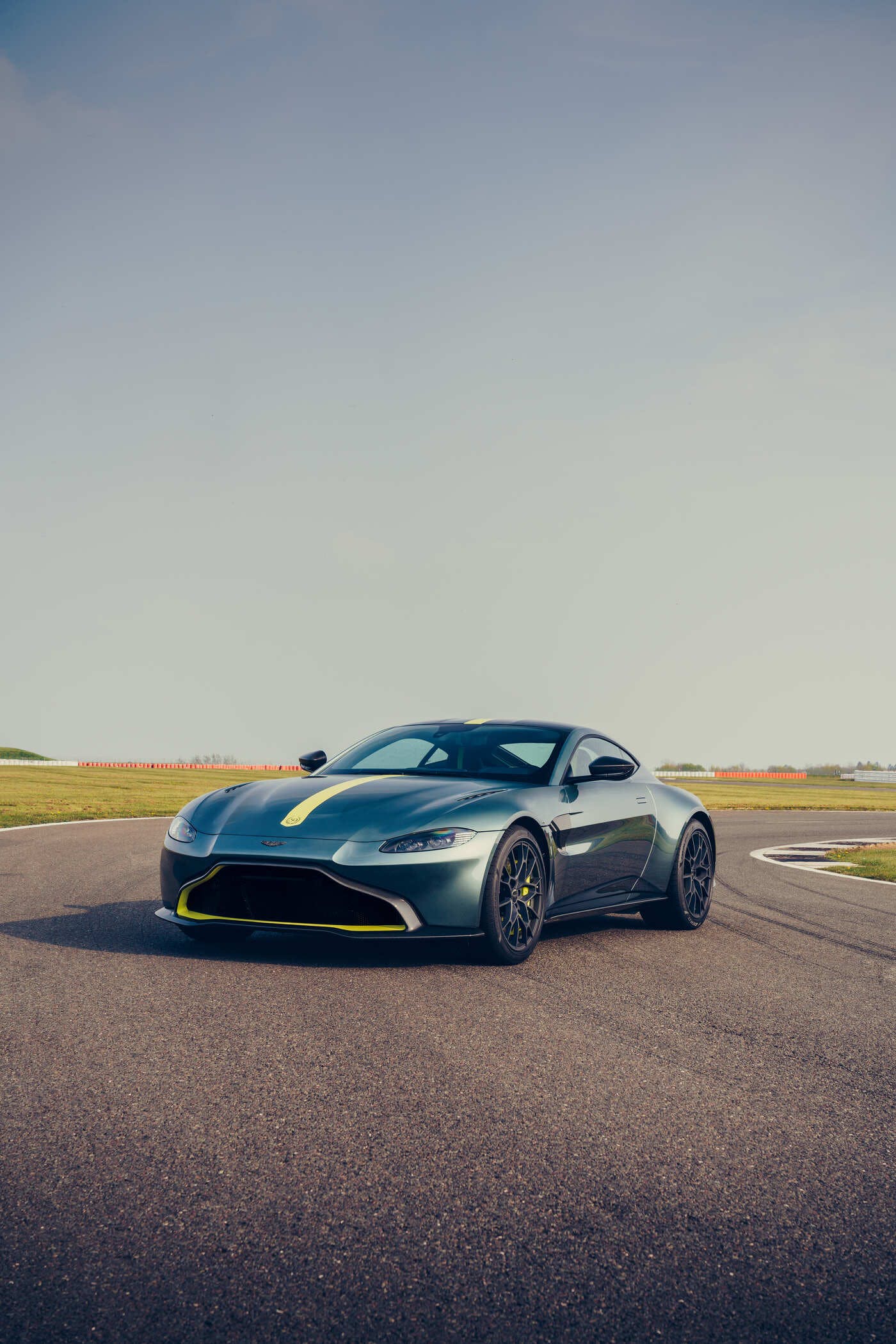 2020 Aston Martin Vantage : Latest Prices, Reviews, Specs, Photos and  Incentives