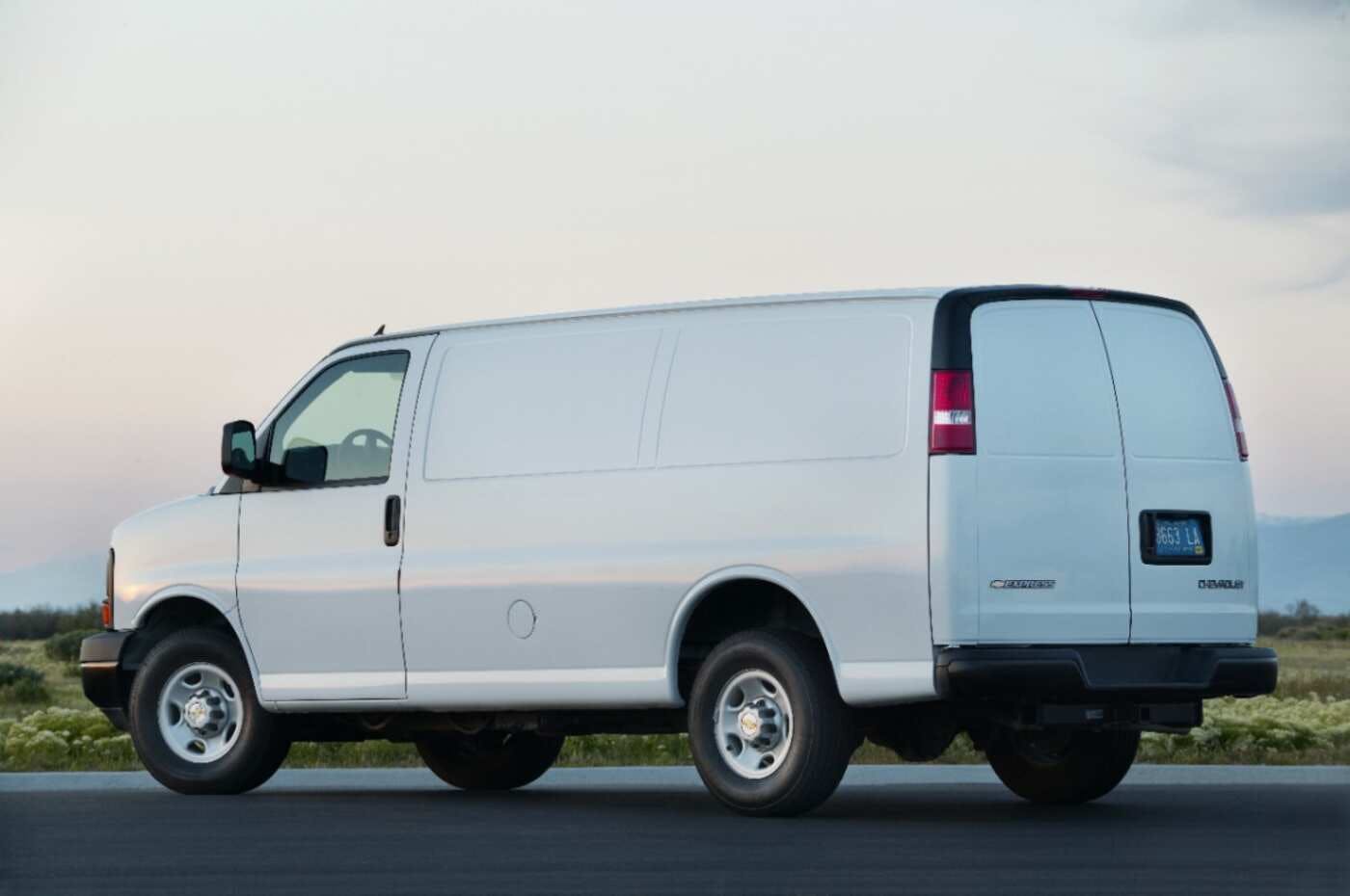 Chevy g2500 cargo store van