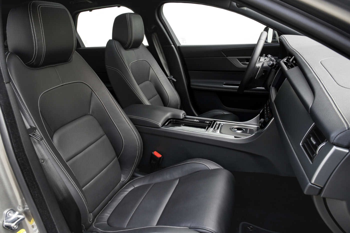 2020 Jaguar Xf Reviews Pricing Pictures Truecar