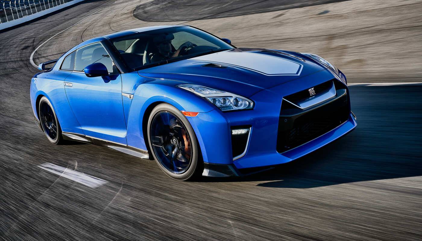 2020-Nissan-GT-R.jpg?auto=