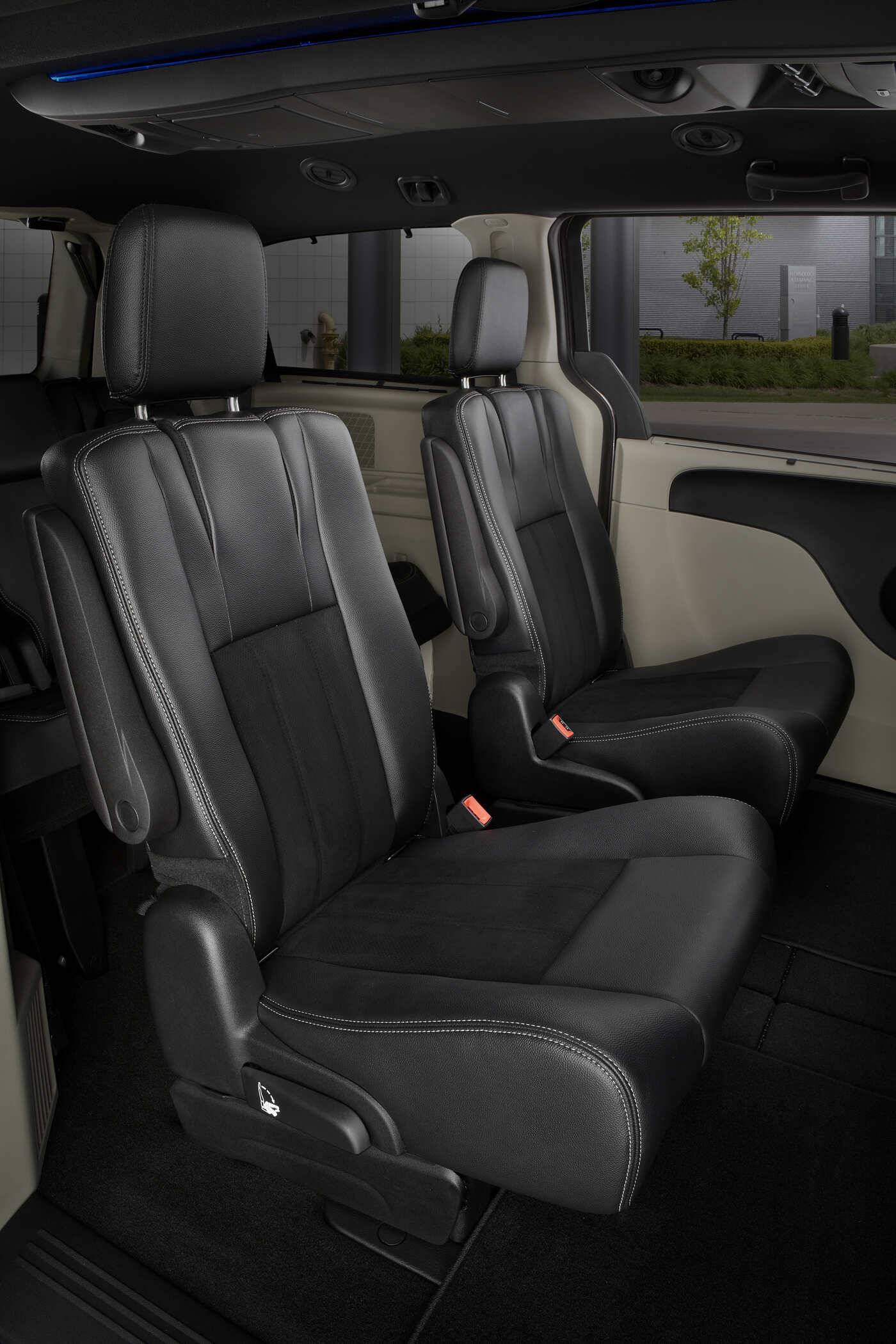 2019 Dodge Grand Caravan Comparisons Reviews Pictures