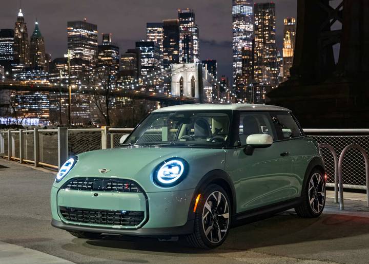 2026 MINI Hardtop Review | Pricing, Trims & Photos - TrueCar